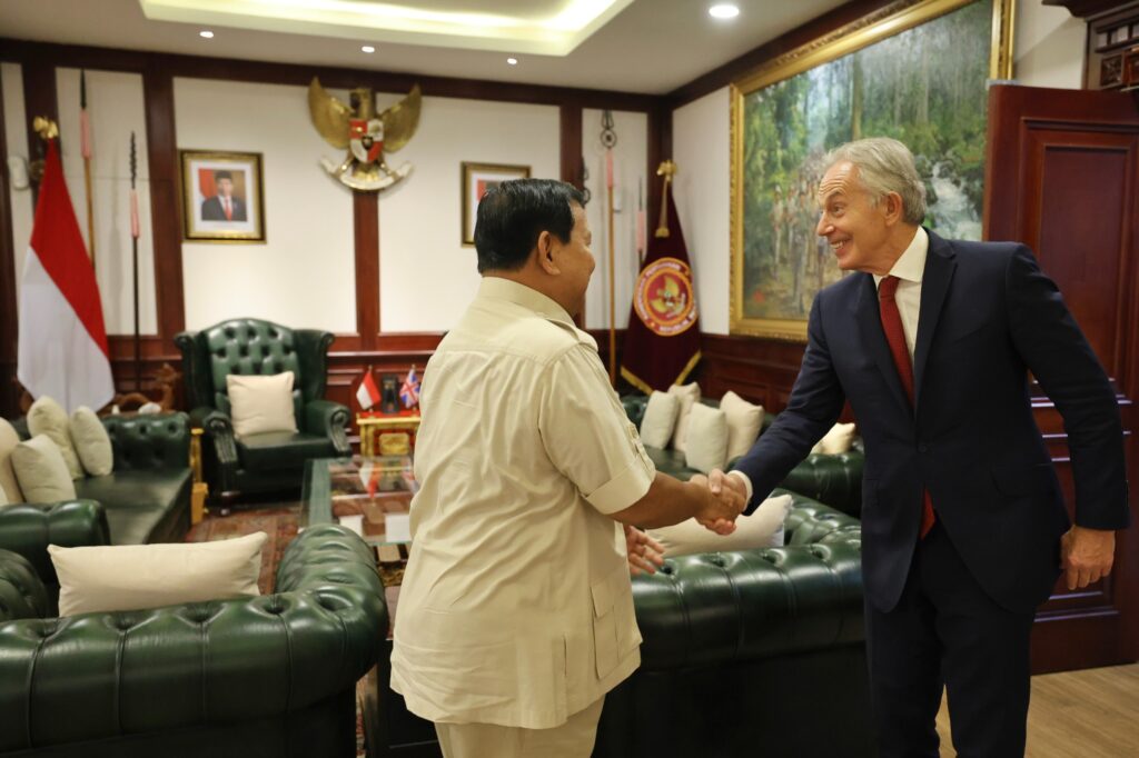 Tony Blair Visits Prabowo Subianto at the Ministry of Defense, Congratulates Him on Presidential Election | WhatsApp Image 2024-04-19 at 18.53.13 (2)