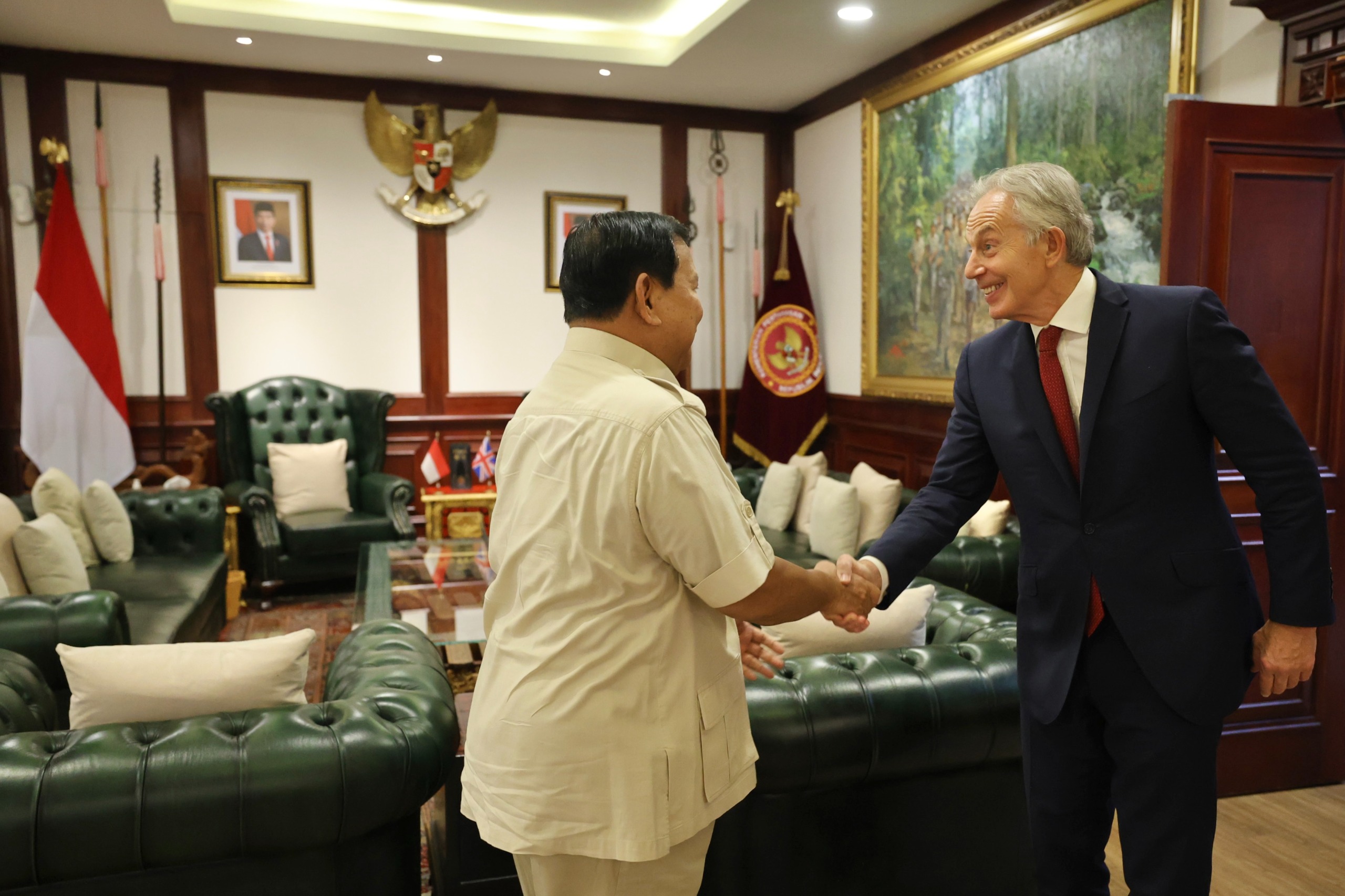 Tony Blair Visits Prabowo Subianto at the Ministry of Defense, Congratulates Him on Presidential Election