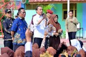 4035Presiden_Jokowi_Tinjau_Fasilitas_Pendidikan_di_SMK_Negeri_1_Tanah_Grogot