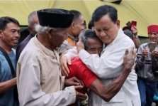 Dekat-dengan-Rakyat-Buat-Prabowo-Makin-Potensial-Menang-di-Pilpres-2024