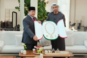 Menteri Pertahanan RI Prabowo Subianto menerima anugerah 'Zayed Medal'