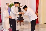 On the Second Day of Eid Prabowo Subianto Shares Breakfast with Jokowi at the State Palace