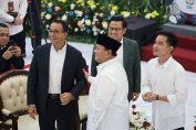 Presiden terpilih Prabowo Subianto menyampaikan ucapan terima kasih kepada paslon capres dan cawapres lainnya