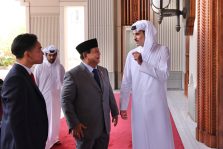 The President-elect of Indonesia for the 2024-2029 term, Prabowo Subianto, met with the leader of Qatar, Emir Sheikh Tamim bin Hamad Al Thani