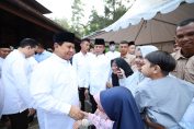 Prabowo Subianto melaksanakan ibadah sholat Iduladha 1445 H di Masjid Nurul Wathan yang terletak di Padepokan Garuda Yaksa, Hambalang
