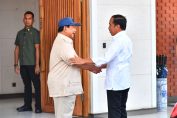 Prabowo Subianto yang juga presiden terpilih periode 2024-2029 memberikan ucapan HUT kepada Presiden RI Jokowi secara langsung